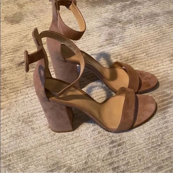 New without tags Gianvito Rossi Brown Block Heel Sandals